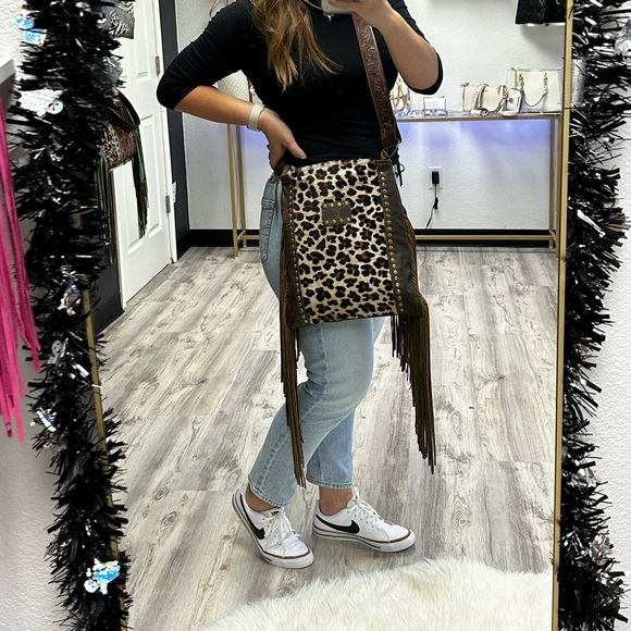 Keep it Gypsy fringe leopard tote w/ genuine LV patching - Picture 5 of 5